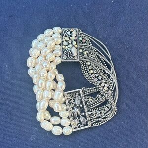 Elegant Pearl and Silver Bracelet